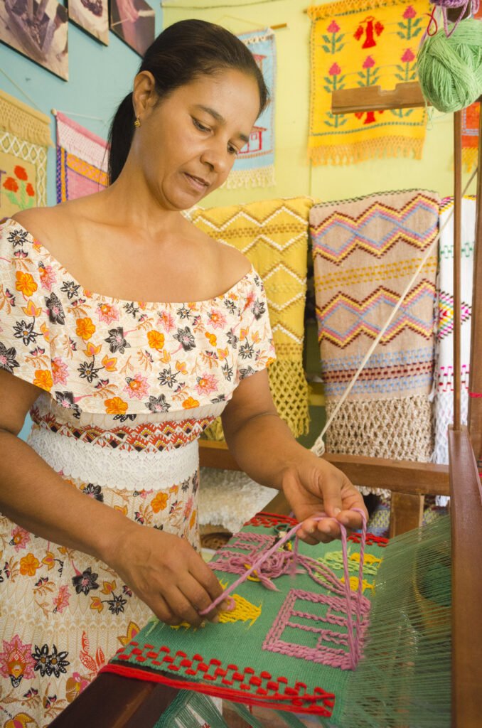 À luz do algodão, ou do produto e do processo artesanal de Natalina Soares de Souza